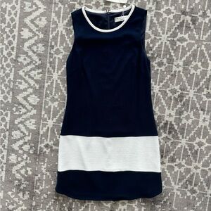 GUC Trina Turk Color-block Navy White Shift Dress Curved Hem Lined Sleeveless